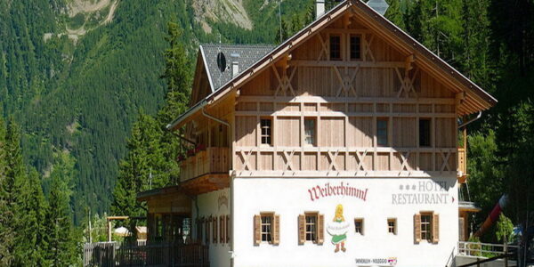 Hotel Alpinlounge Aussenansicht (2)