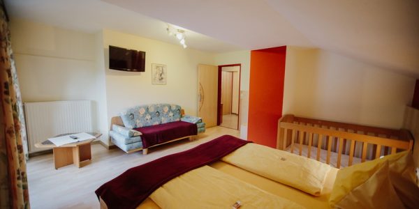 Haus Zerza Lifthaus 6-7er Apart Schlafzimmer